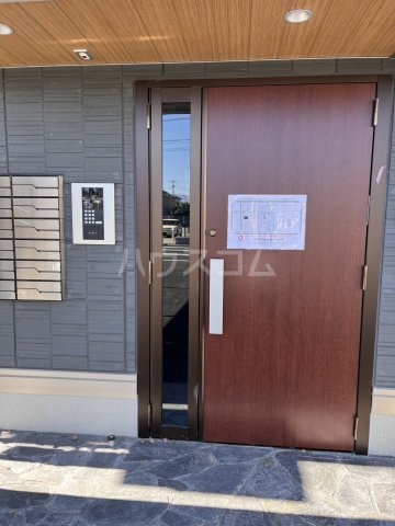 25/30 エントランス