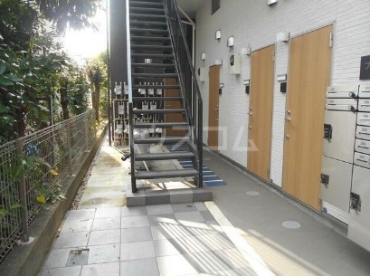 13/17 エントランス