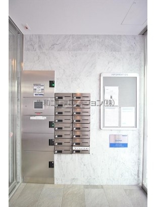 19/23 エントランス