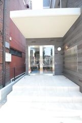 21/30 エントランス