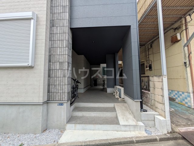 3/4 エントランス