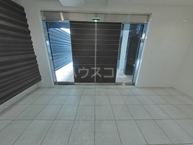 26/30 エントランス