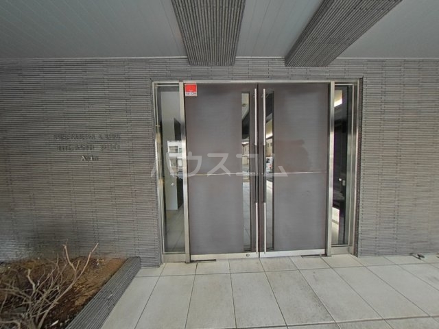 27/30 エントランス