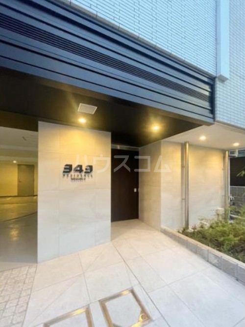 22/28 エントランス