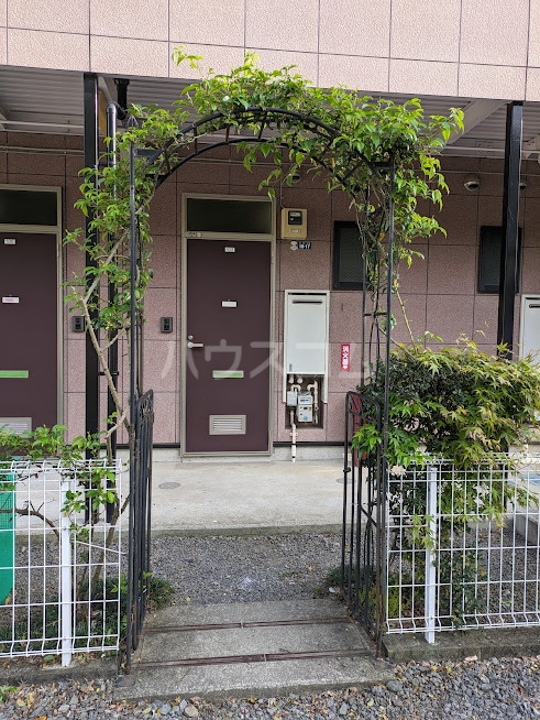 21/23 エントランス