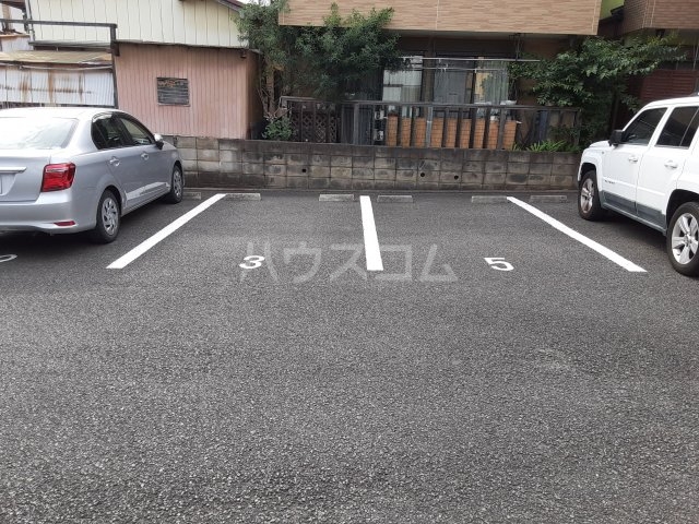 2/4 駐車場