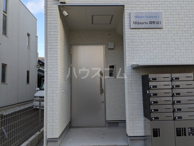 23/30 エントランス