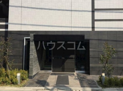 18/26 エントランス