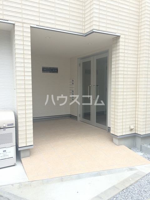 13/16 エントランス