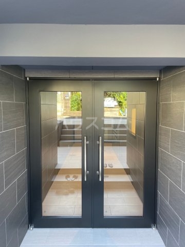 22/30 エントランス