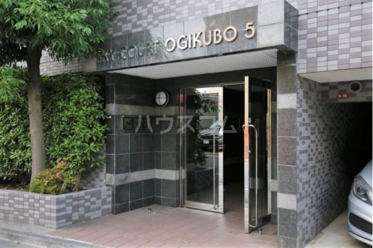 15/23 エントランス