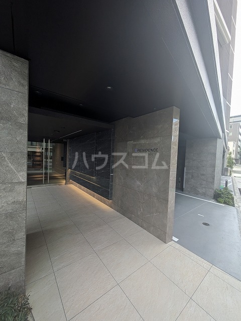 21/27 エントランス