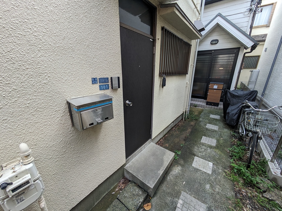 18/21 エントランス