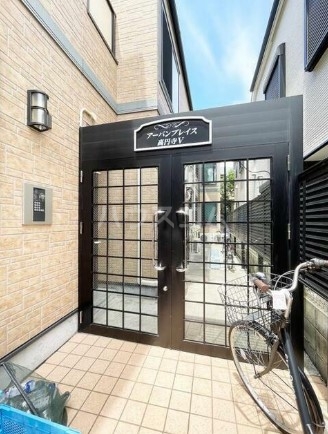 13/23 エントランス