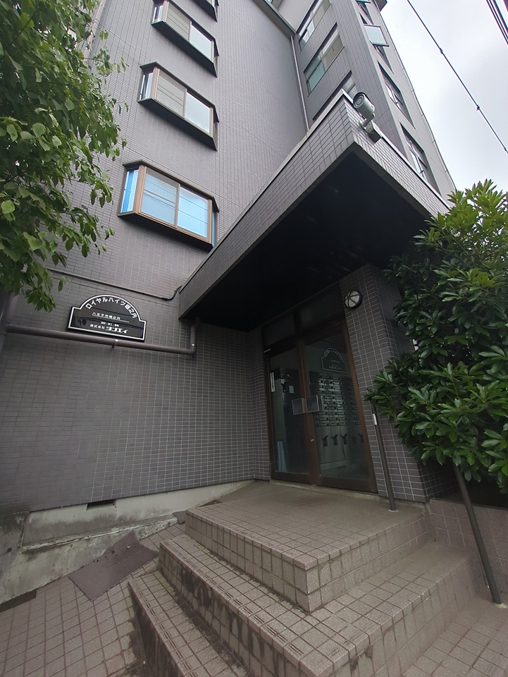 22/30 エントランス