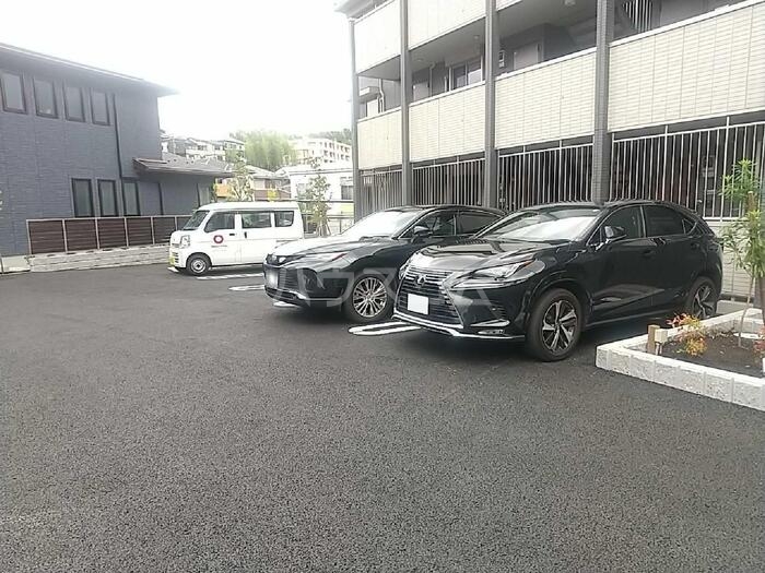 2/3 駐車場