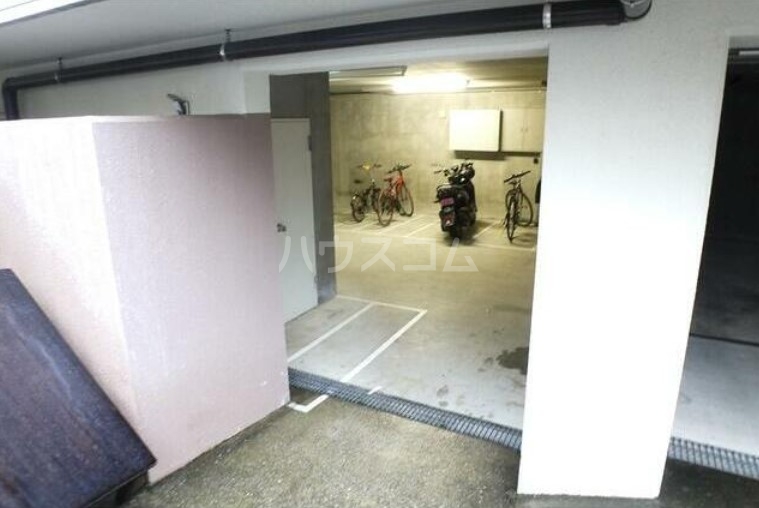 25/30 駐車場