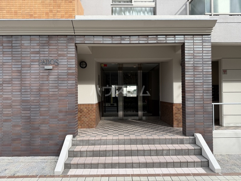 16/26 エントランス