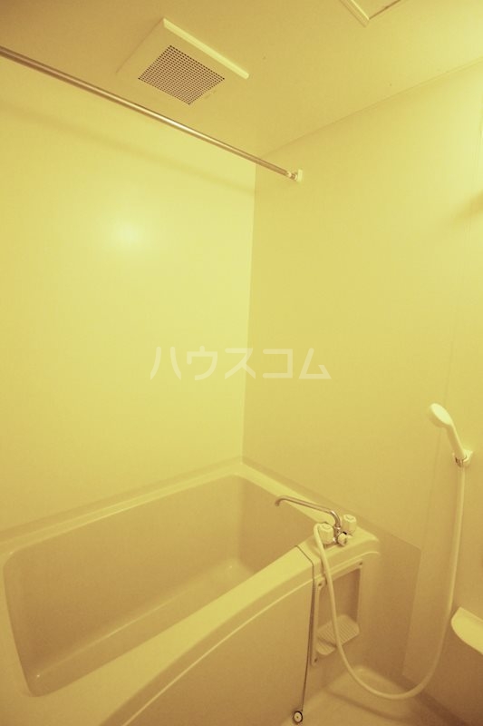 13/30 浴室