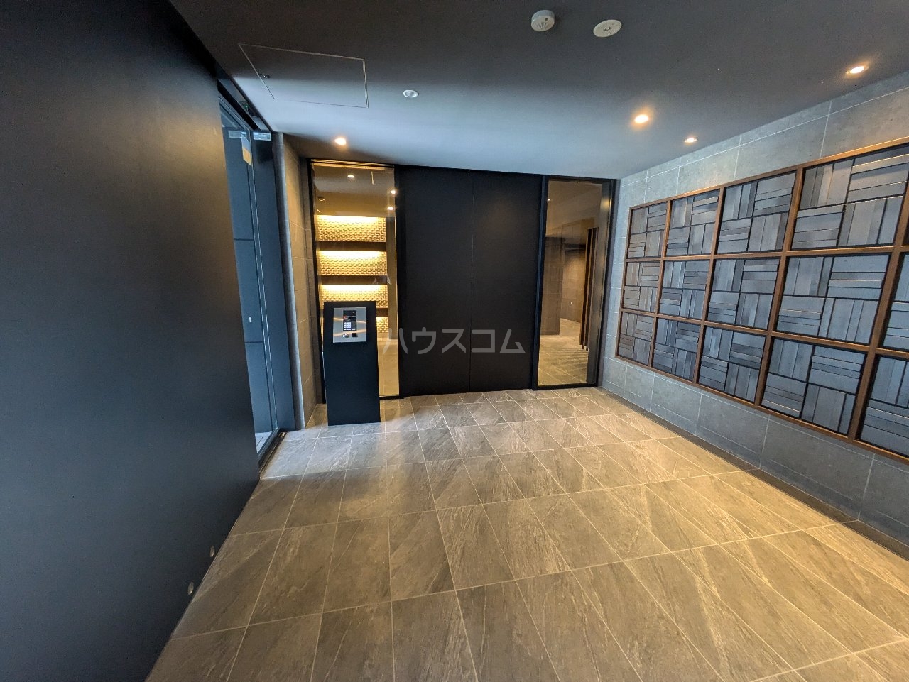 19/24 エントランス