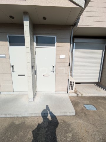 26/30 エントランス