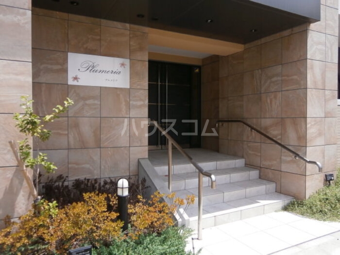 13/18 エントランス