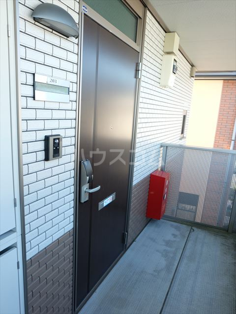 21/30 エントランス