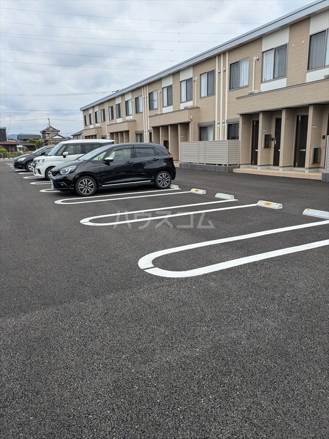 22/30 駐車場