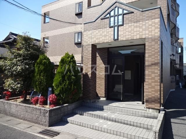 24/30 エントランス