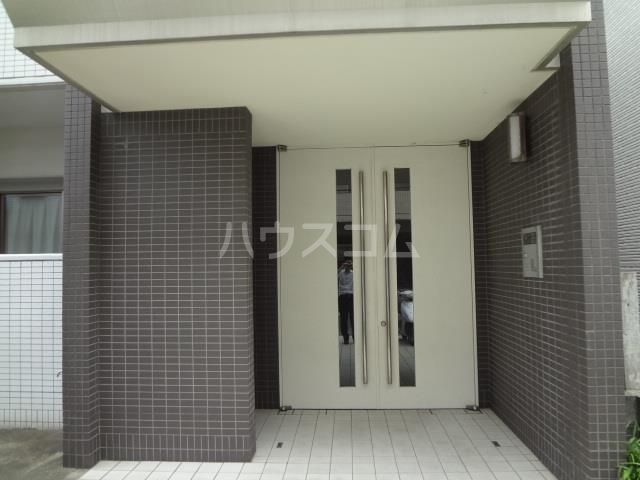 14/20 エントランス