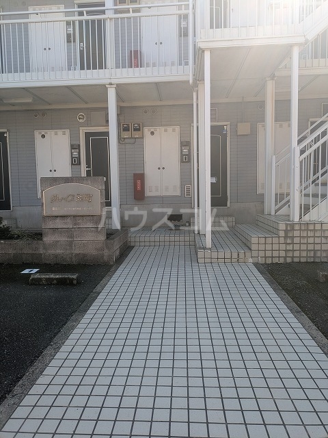 21/30 エントランス