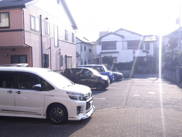 28/30 駐車場