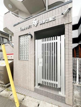 13/18 エントランス