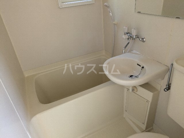 13/25 浴室