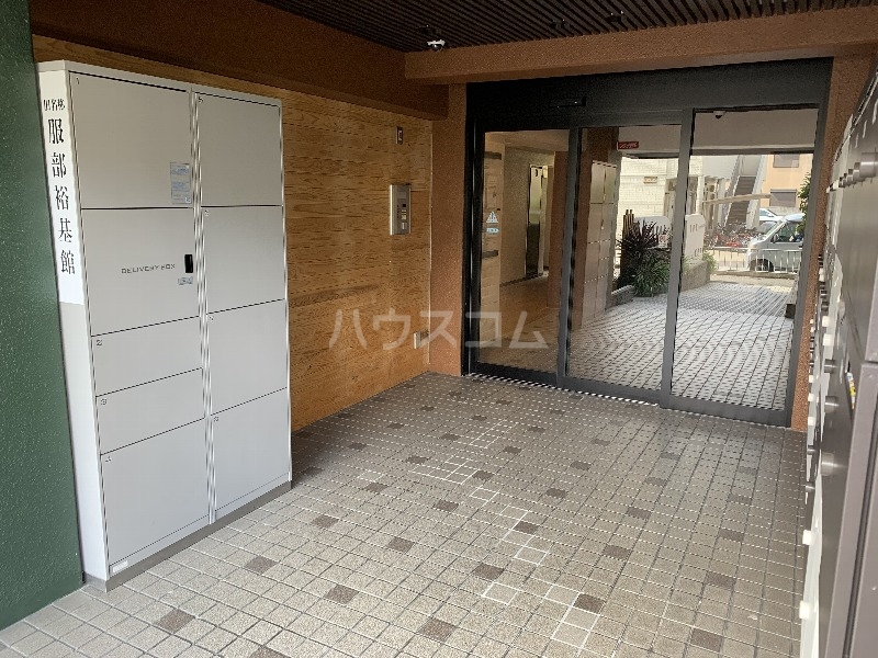 21/28 エントランス