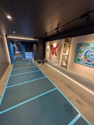 23/30 エントランス