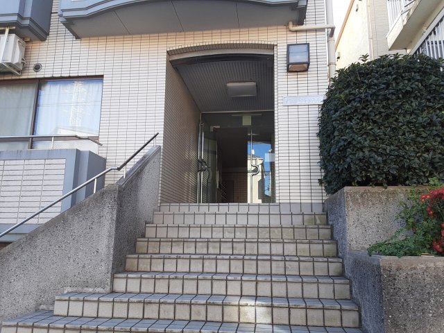 4/5 エントランス