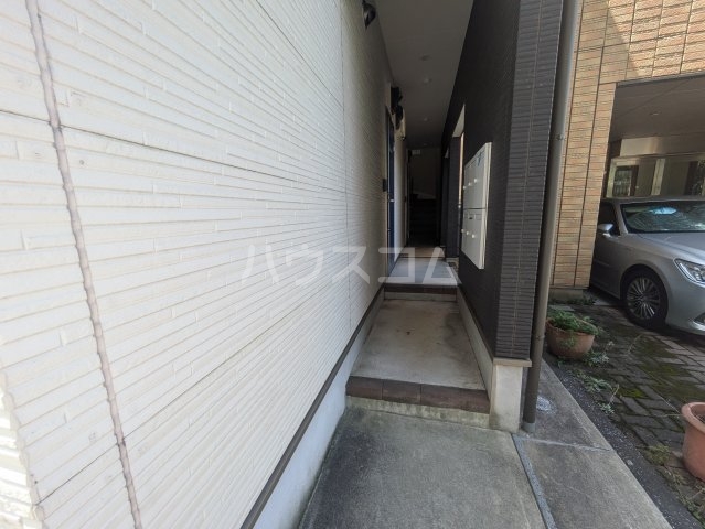 26/30 エントランス