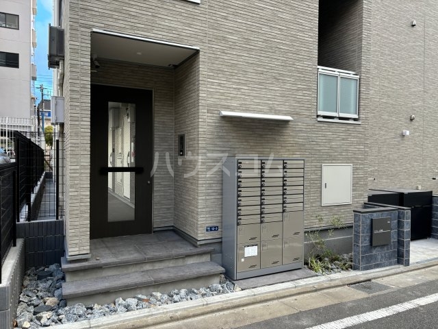 26/30 エントランス