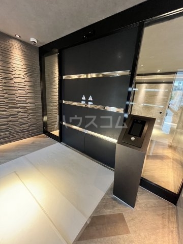 24/30 エントランス