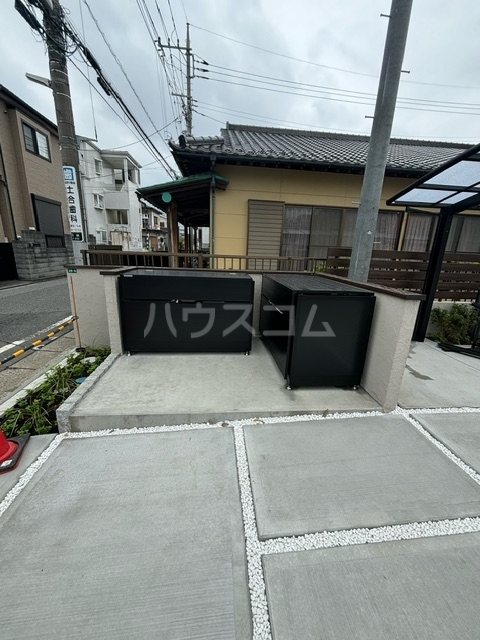 27/30 駐車場