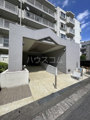 17/27 エントランス