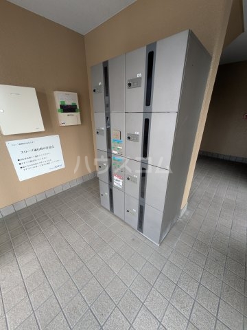 24/30 エントランス