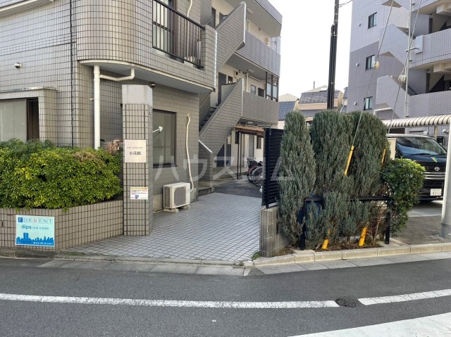 23/28 エントランス