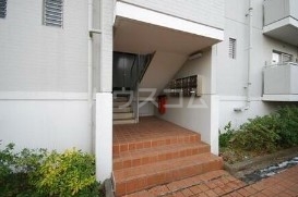 22/29 エントランス