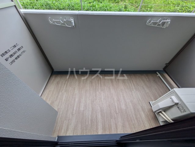 18/27 バルコニー