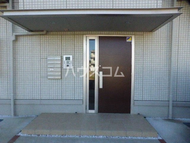 24/30 エントランス