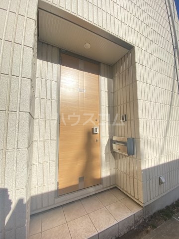 18/28 エントランス