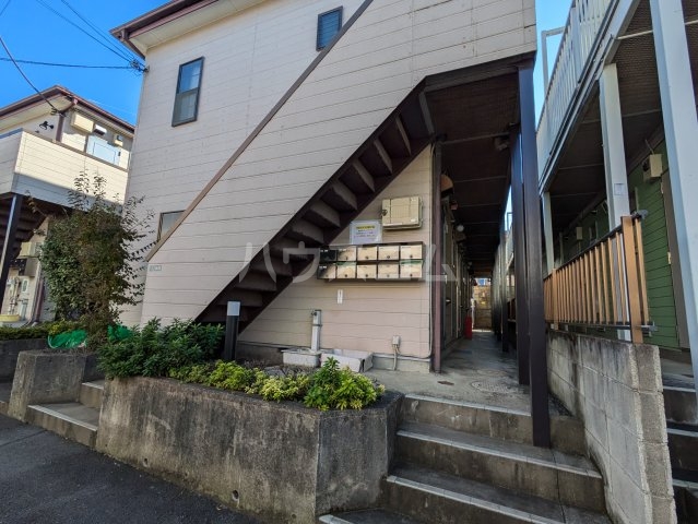 20/28 エントランス