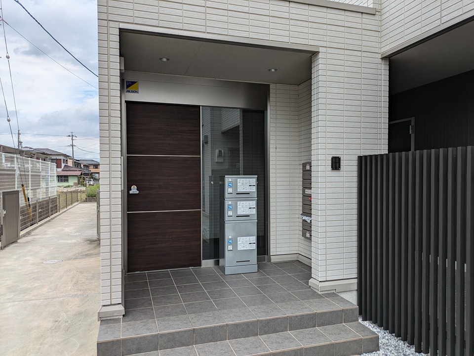 26/30 エントランス